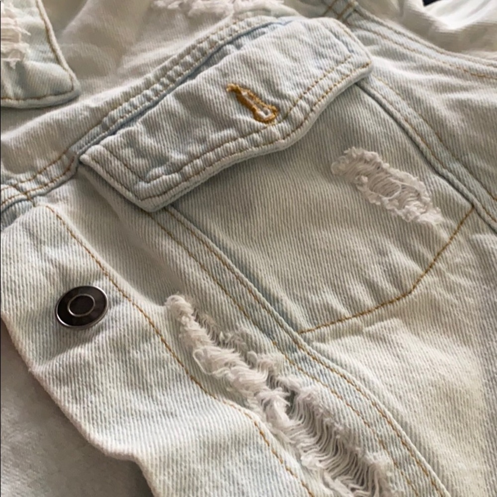 Jean jacket - Picture 2 of 4